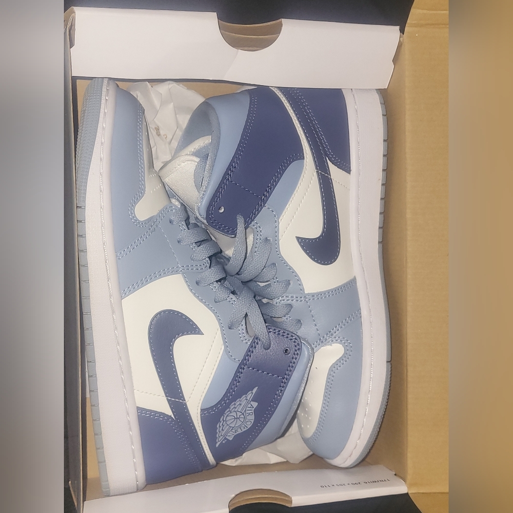 Jordan 1s Women's Blue and White Sneakers